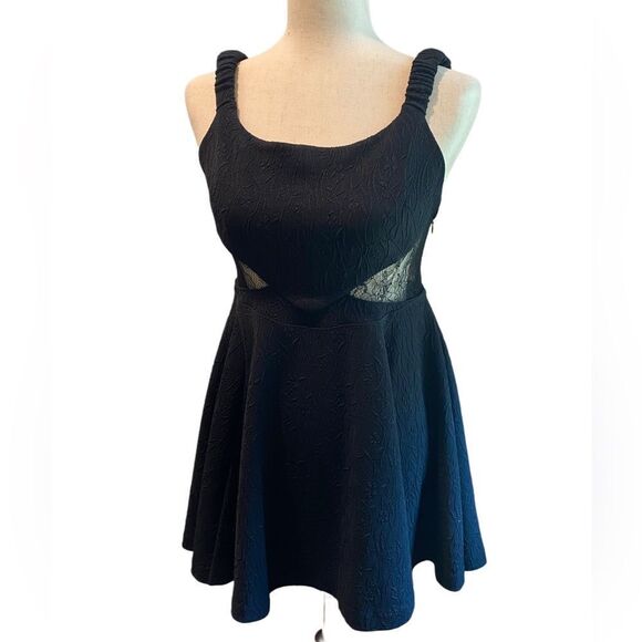 NWT Free People Brooklyn Mini Black Lace Off-Shoulder A-line Dress Sz. Small - Picture 3 of 7